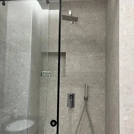 Lindi's 8/1 Daire Tiran