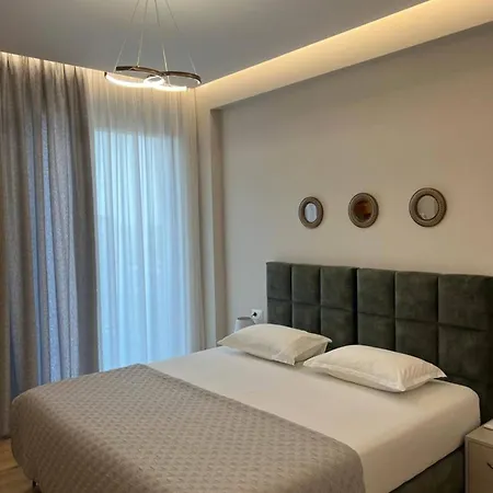 Lindi's 8/1 Apartman *